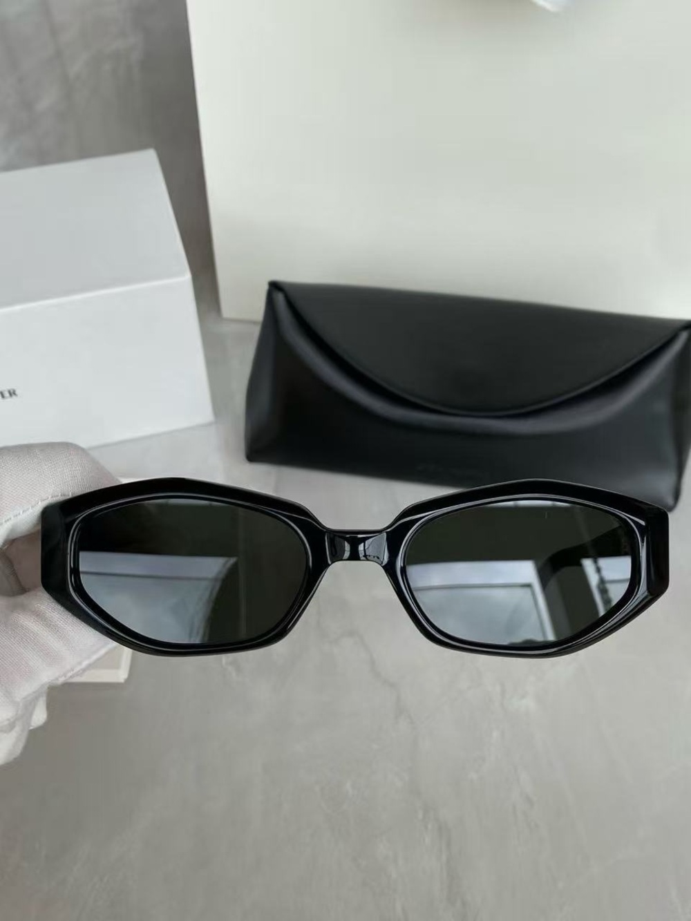 GENTLE MONSTER Black Angular Cat-Eye Women's Sunglasses